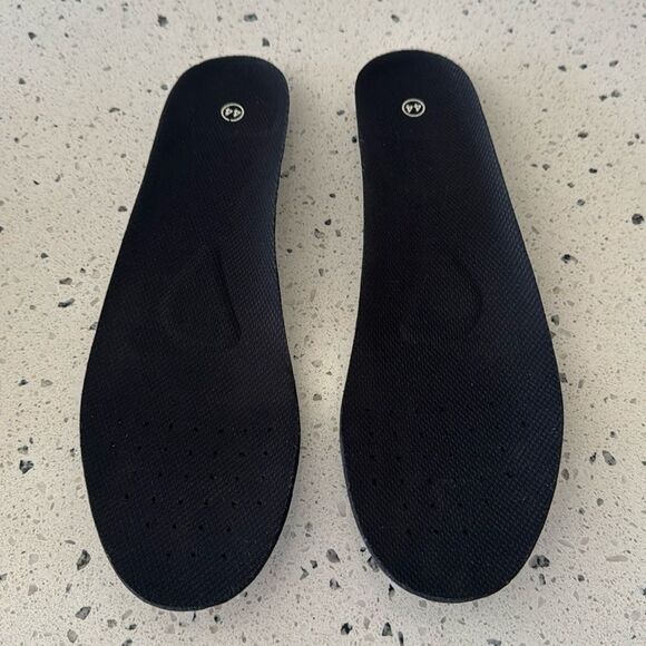 Peloton Black Red Bike Cycling Shoes With Cleats Men's Size EU44 / US10.5 GUC - Picture 6 of 12